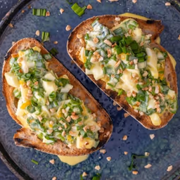 Garlic Bread (with Cheese & Onion)